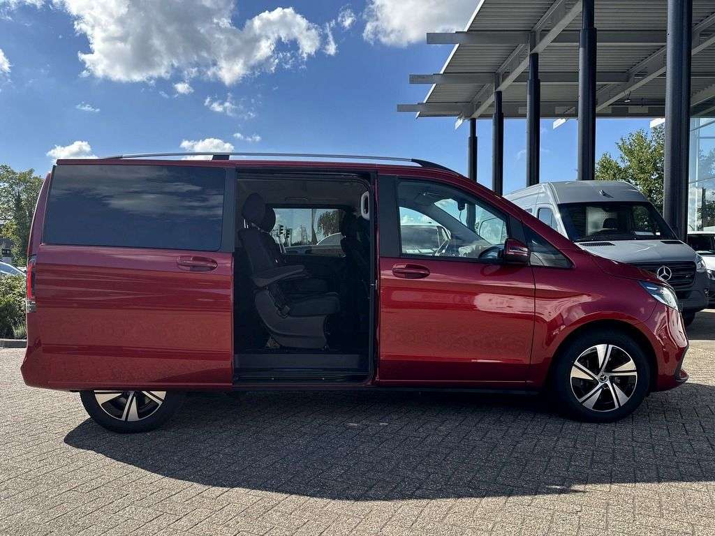 Mercedes-Benz V 220