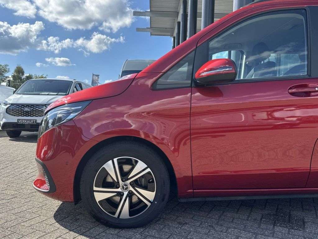 Mercedes-Benz V 220
