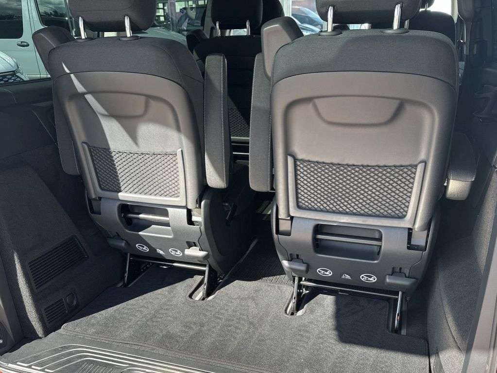 Mercedes-Benz V 220