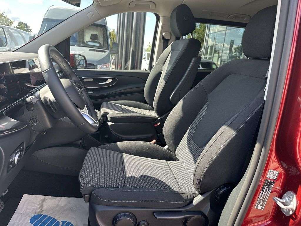 Mercedes-Benz V 220