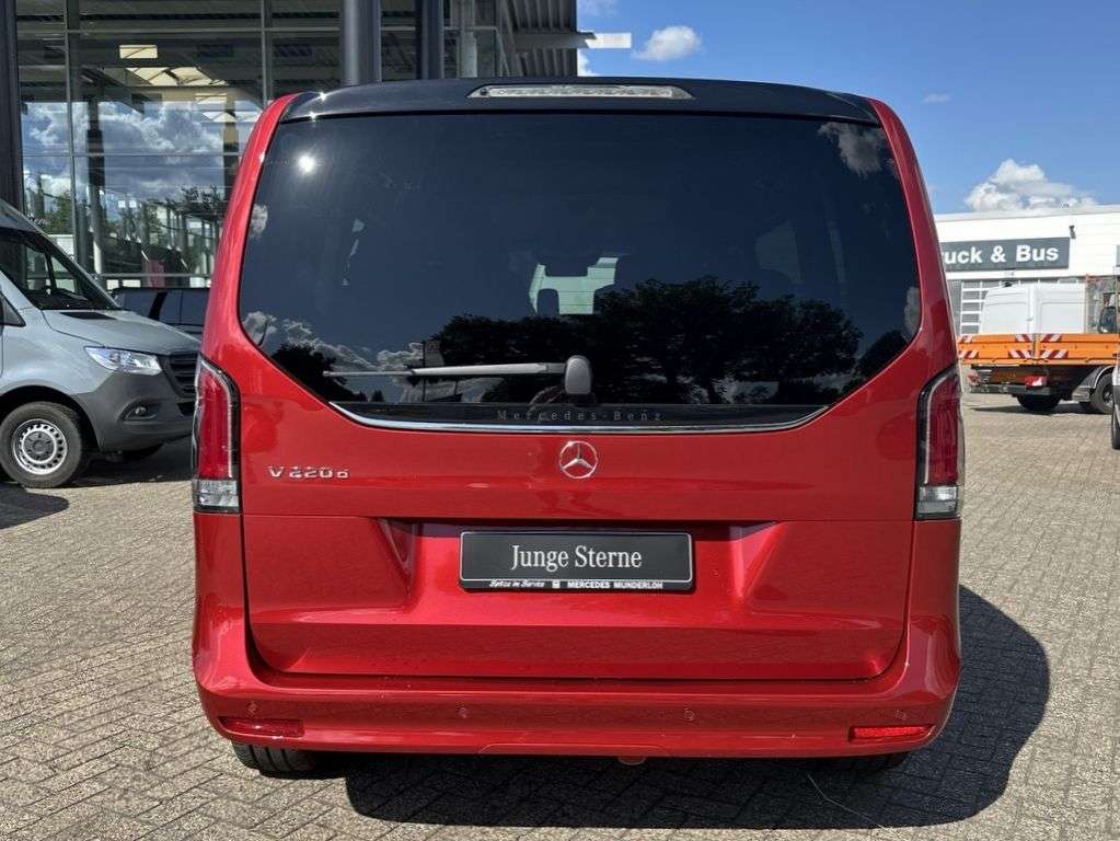 Mercedes-Benz V 220