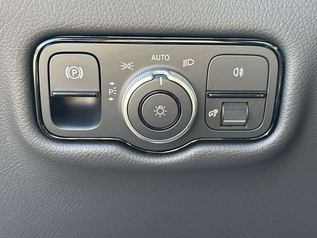 Mercedes-Benz V 220