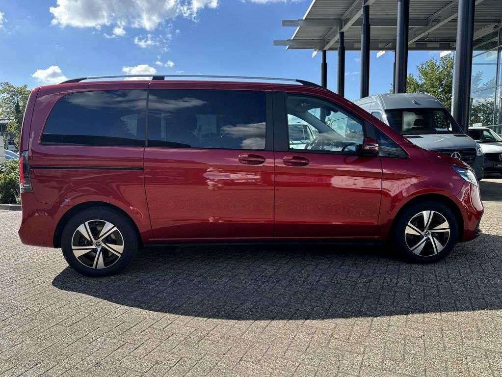 Mercedes-Benz V 220