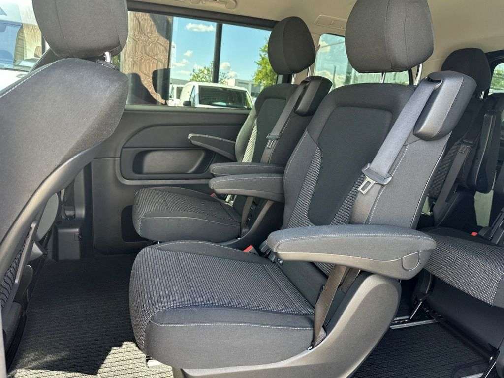 Mercedes-Benz V 220