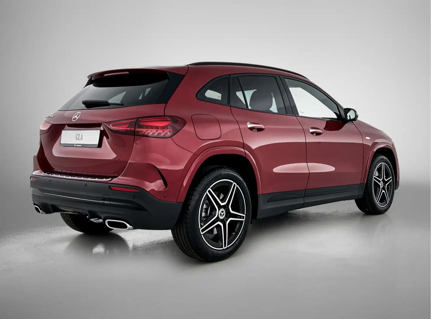 Mercedes-Benz GLA 250 e Business Solution AMG | Trekhaak | Nightpakket | Rood - 2