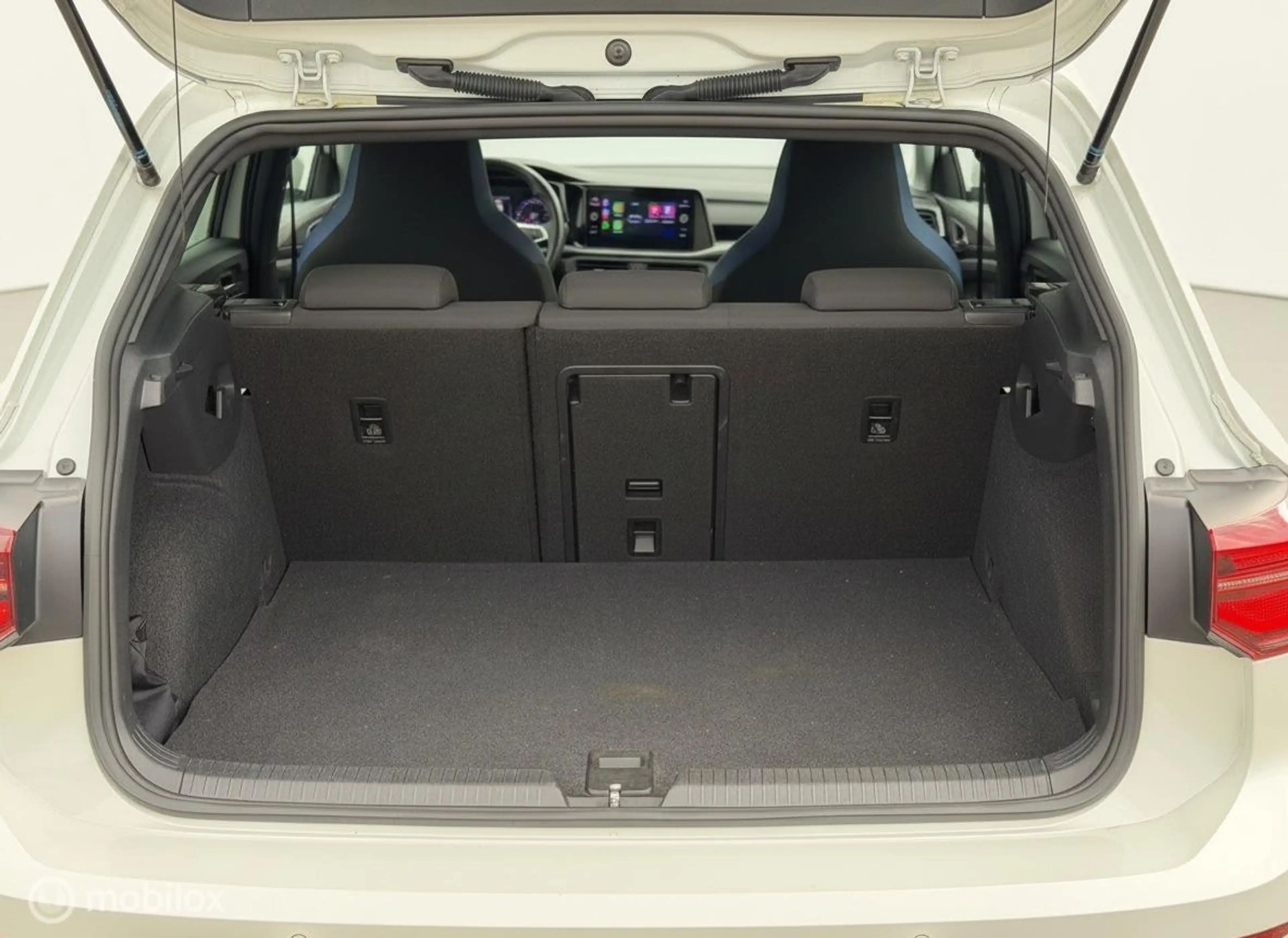 Volkswagen Golf GTE 1.4 eHybrid PANO|IQLIGHT|HUD|CAMERA| — photo 22
