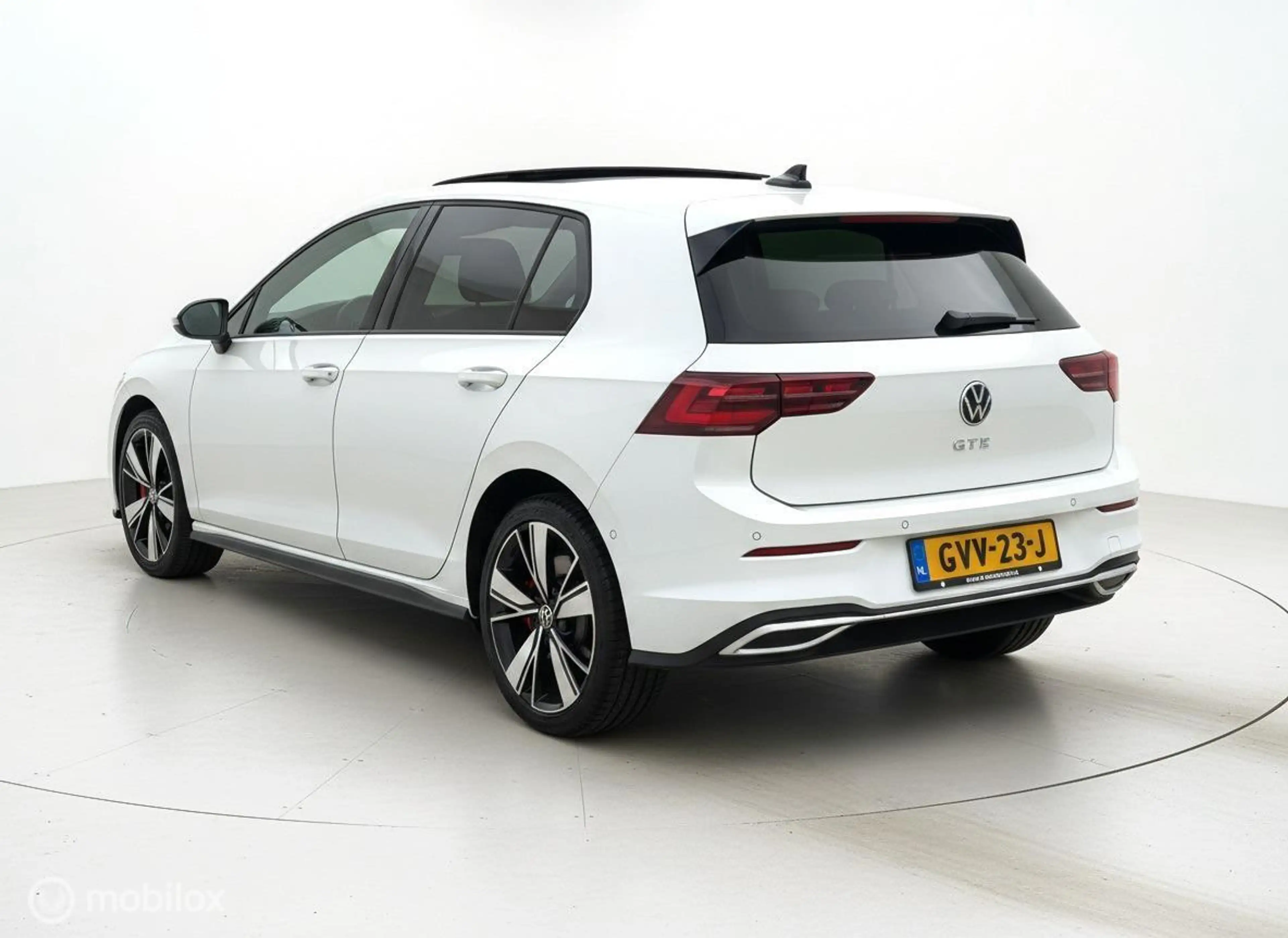 Volkswagen Golf GTE 1.4 eHybrid PANO|IQLIGHT|HUD|CAMERA| — photo 5