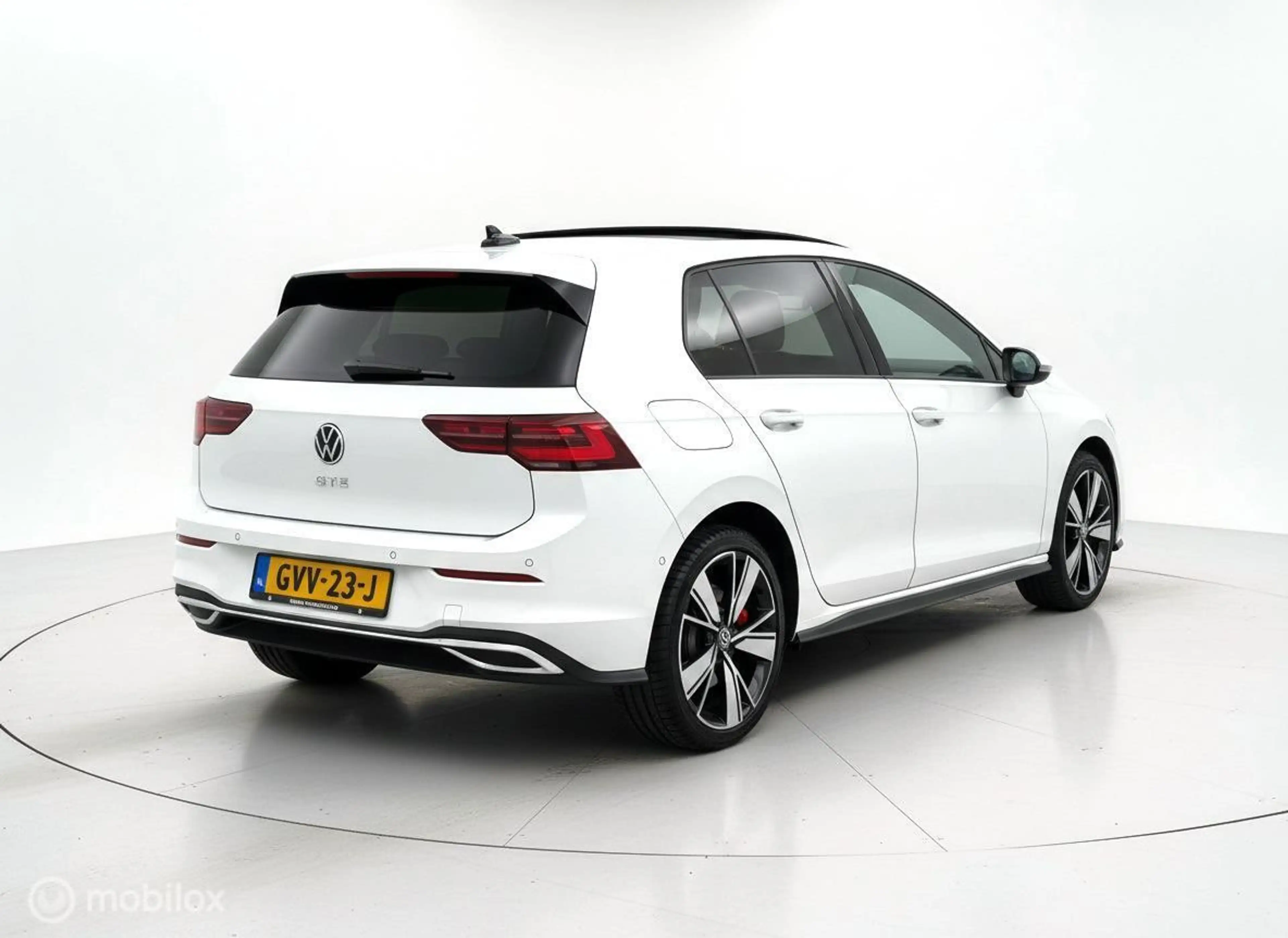 Volkswagen Golf GTE 1.4 eHybrid PANO|IQLIGHT|HUD|CAMERA| — photo 3