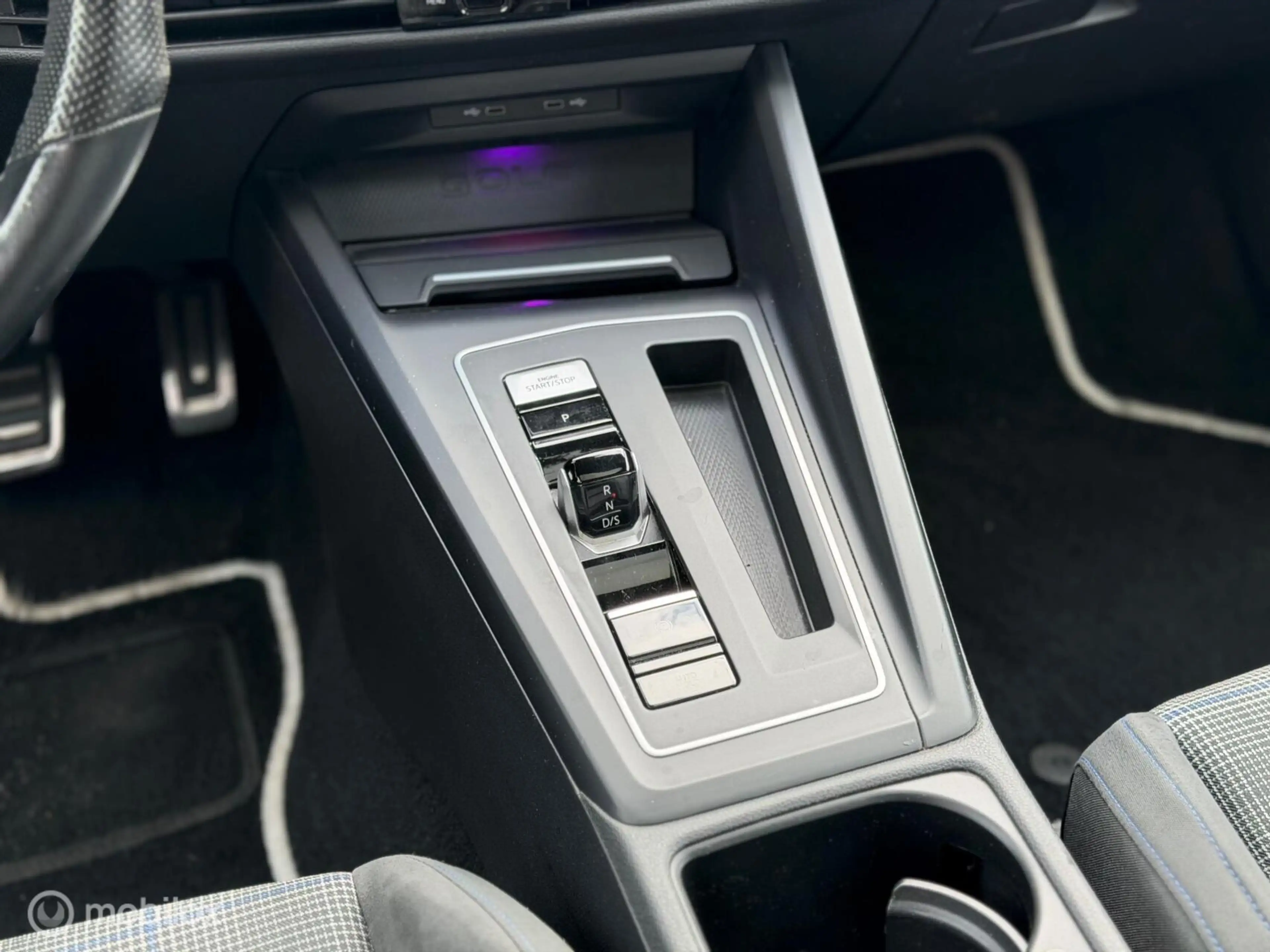 Volkswagen Golf GTE 1.4 eHybrid PANO|IQLIGHT|HUD|CAMERA| — photo 20