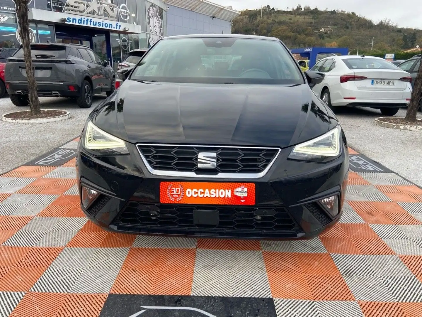 SEAT Ibiza 1.0 TSI 110 BV6 FR GPS Caméra Cockpit Noir - 2
