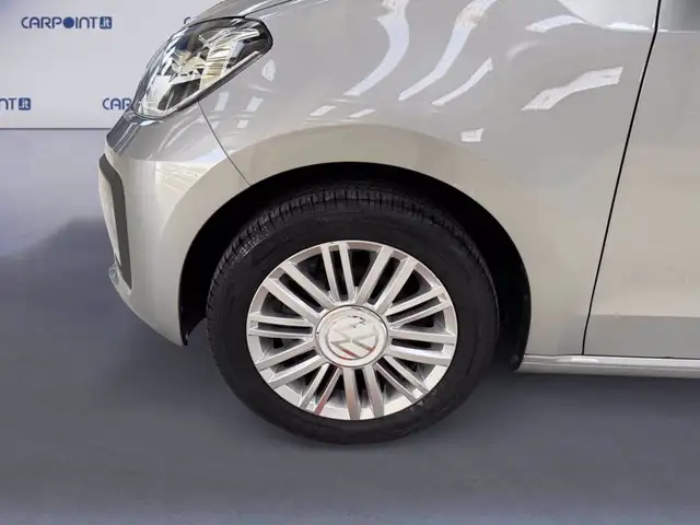 Volkswagen up! view 16