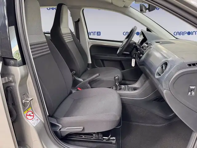 Volkswagen up! view 17