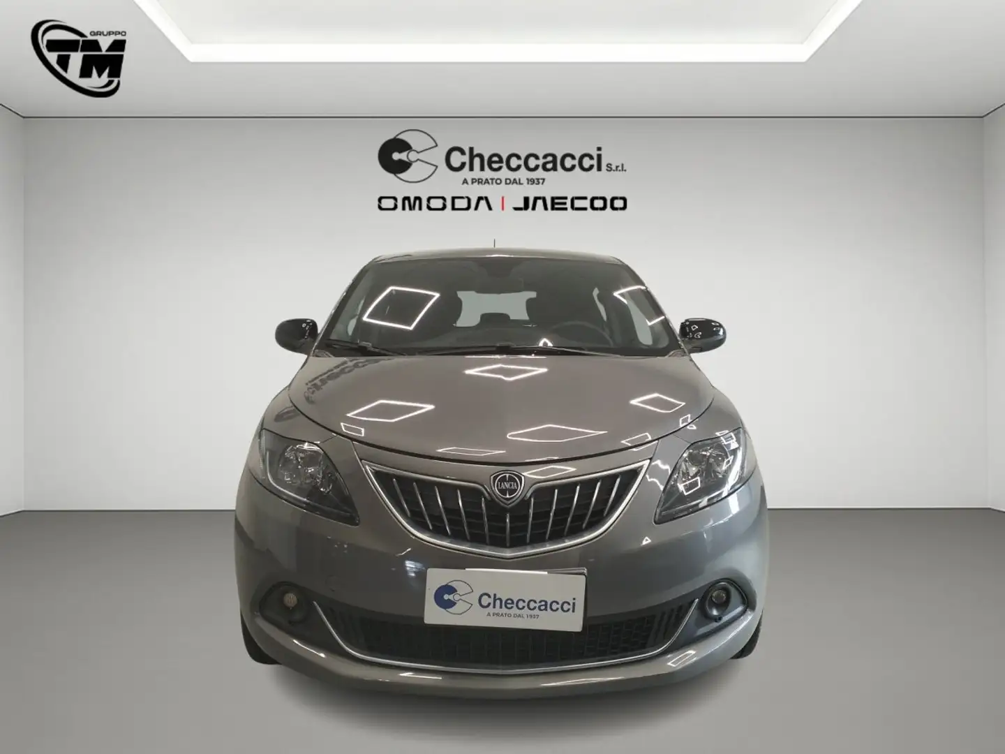 Lancia Ypsilon 1.0 hybrid Gold Plus s Grau - 2