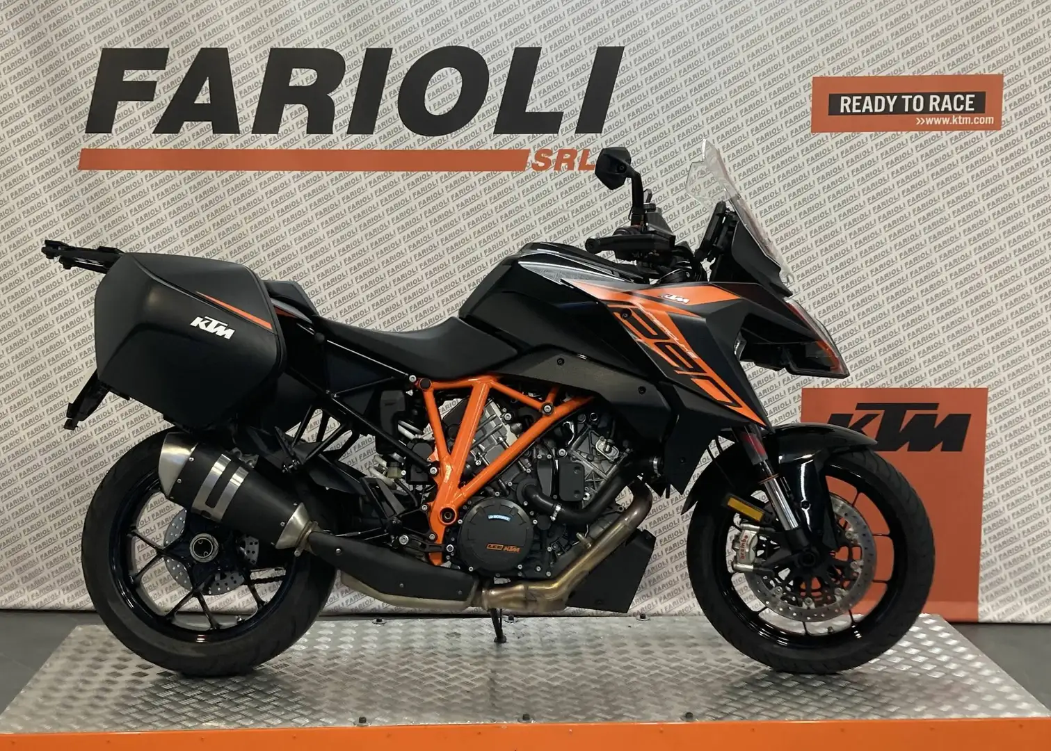 KTM 1290 Super Duke GT - 1