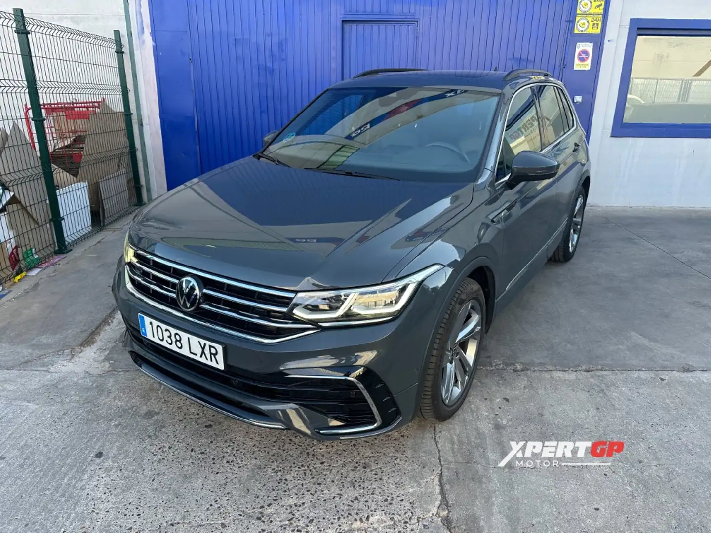 Volkswagen Tiguan 2.0TDI R-Line 4Motion DSG 110kW Gris - 2