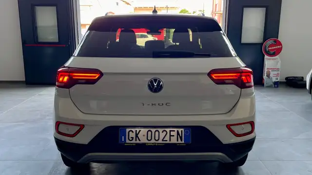 Volkswagen T-Roc view 6