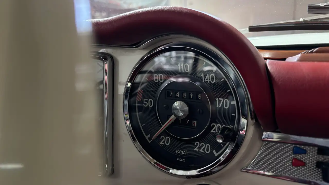 Mercedes-Benz SL 280 Pagode, foto 12