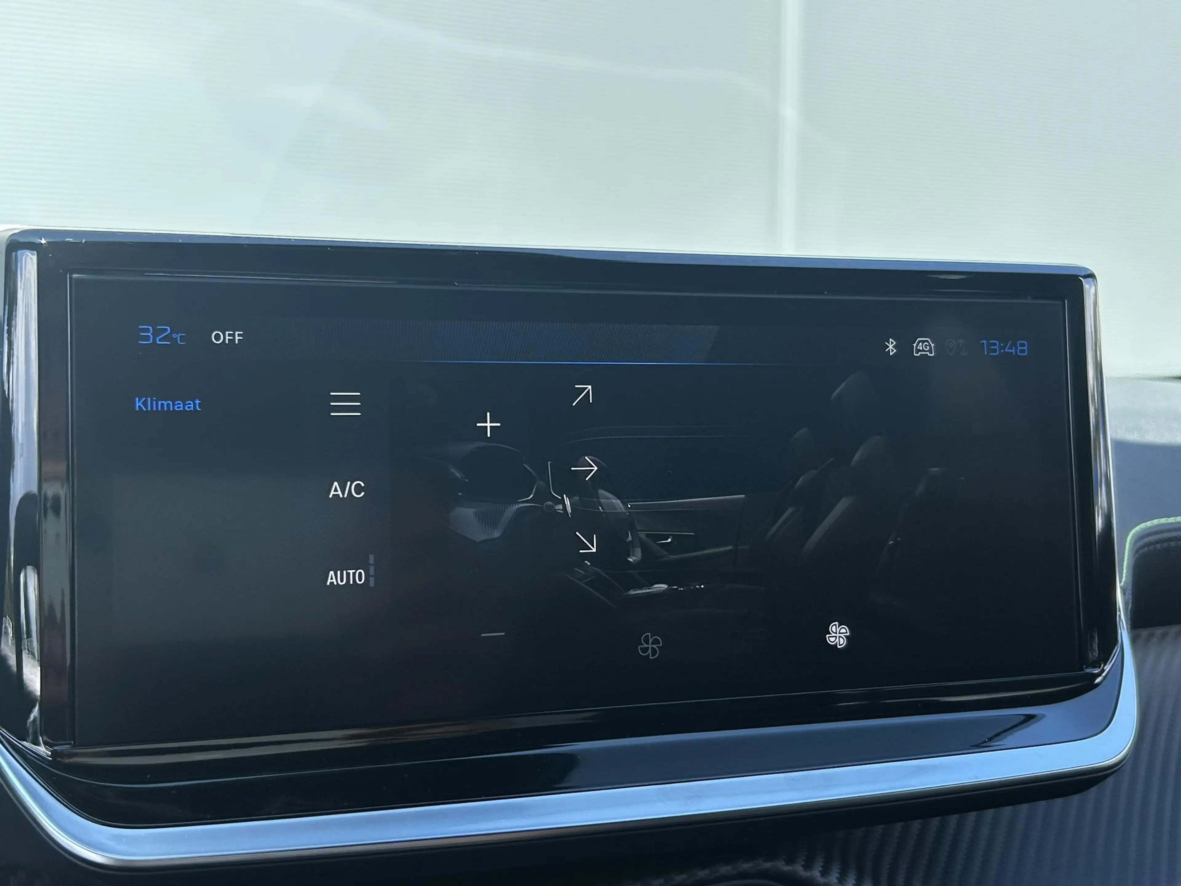 Peugeot 2008 1.2 Hybrid 145 GT 21% Korting | Camera | Adaptieve — photo 14