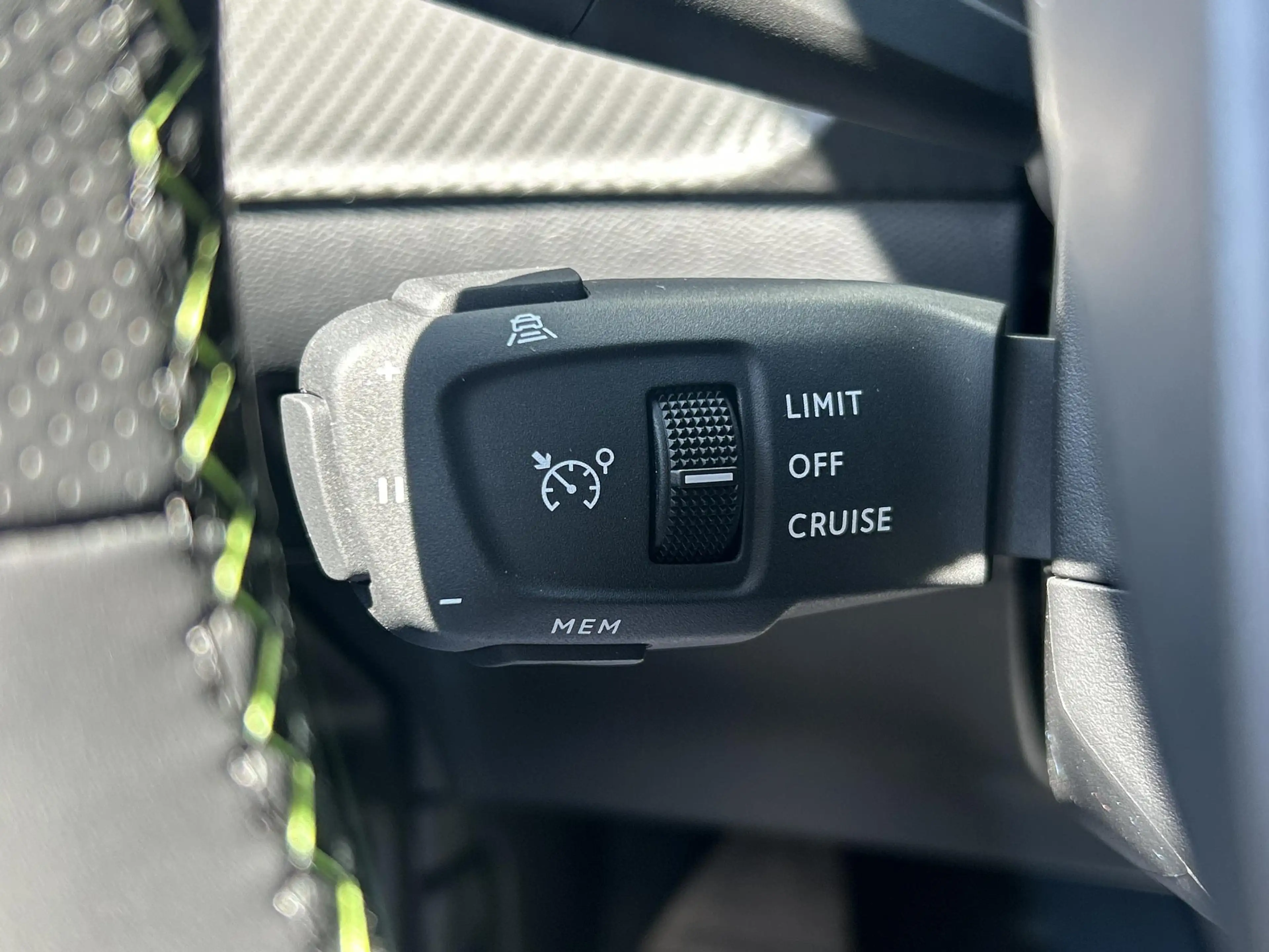 Peugeot 2008 1.2 Hybrid 145 GT 21% Korting | Camera | Adaptieve — photo 11