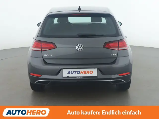 Volkswagen Golf view 5