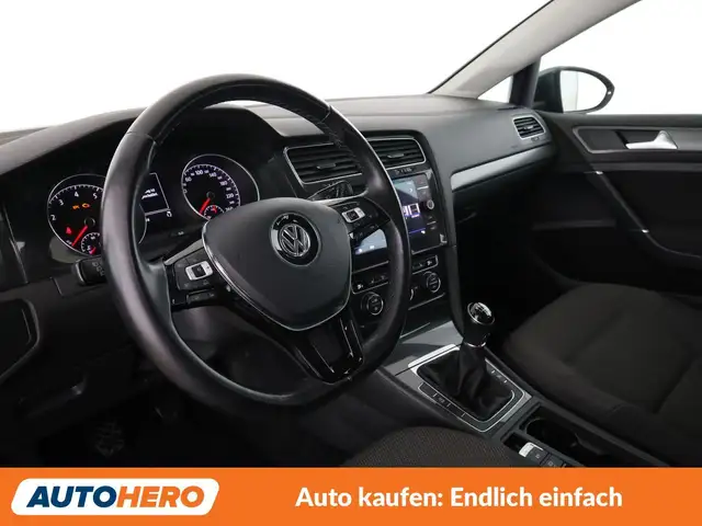 Volkswagen Golf view 11