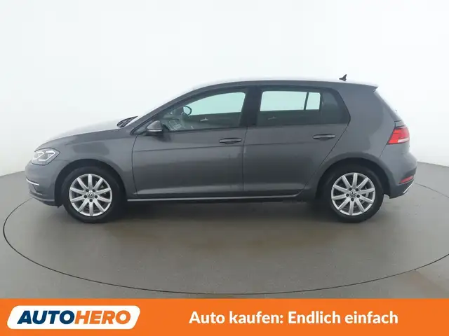Volkswagen Golf view 3