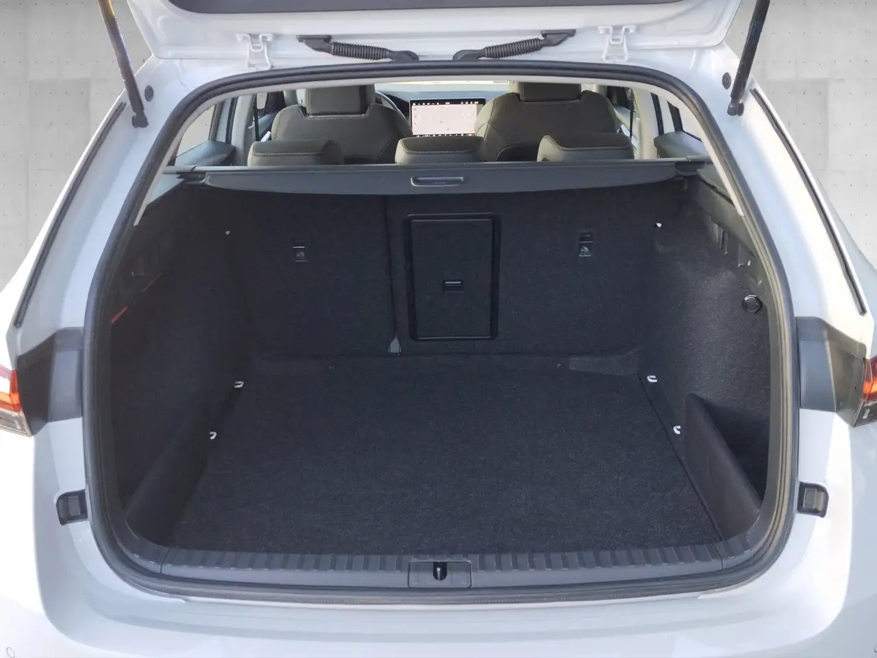 Skoda Octavia Combi 1.5 TSI Selection Facelift, миниатюра 17