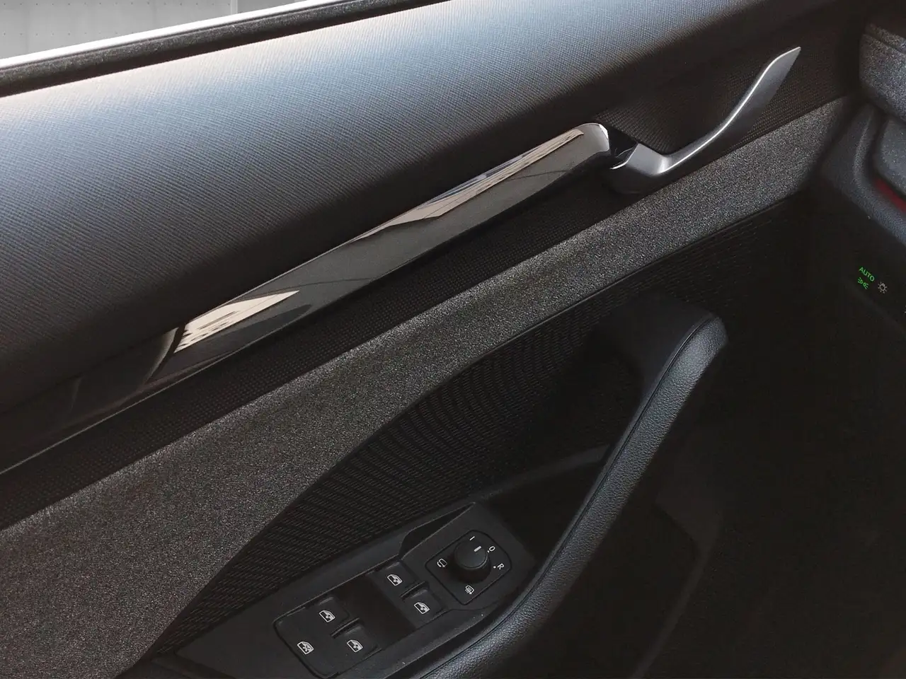 Skoda Octavia Combi 1.5 TSI Selection Facelift, миниатюра 12