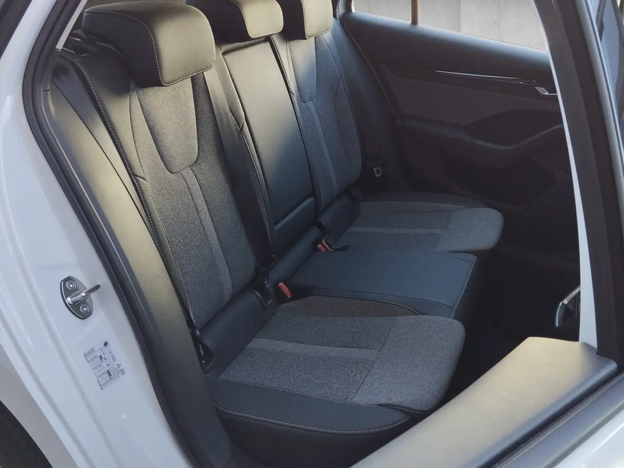 Skoda Octavia Combi 1.5 TSI Selection Facelift, миниатюра 18