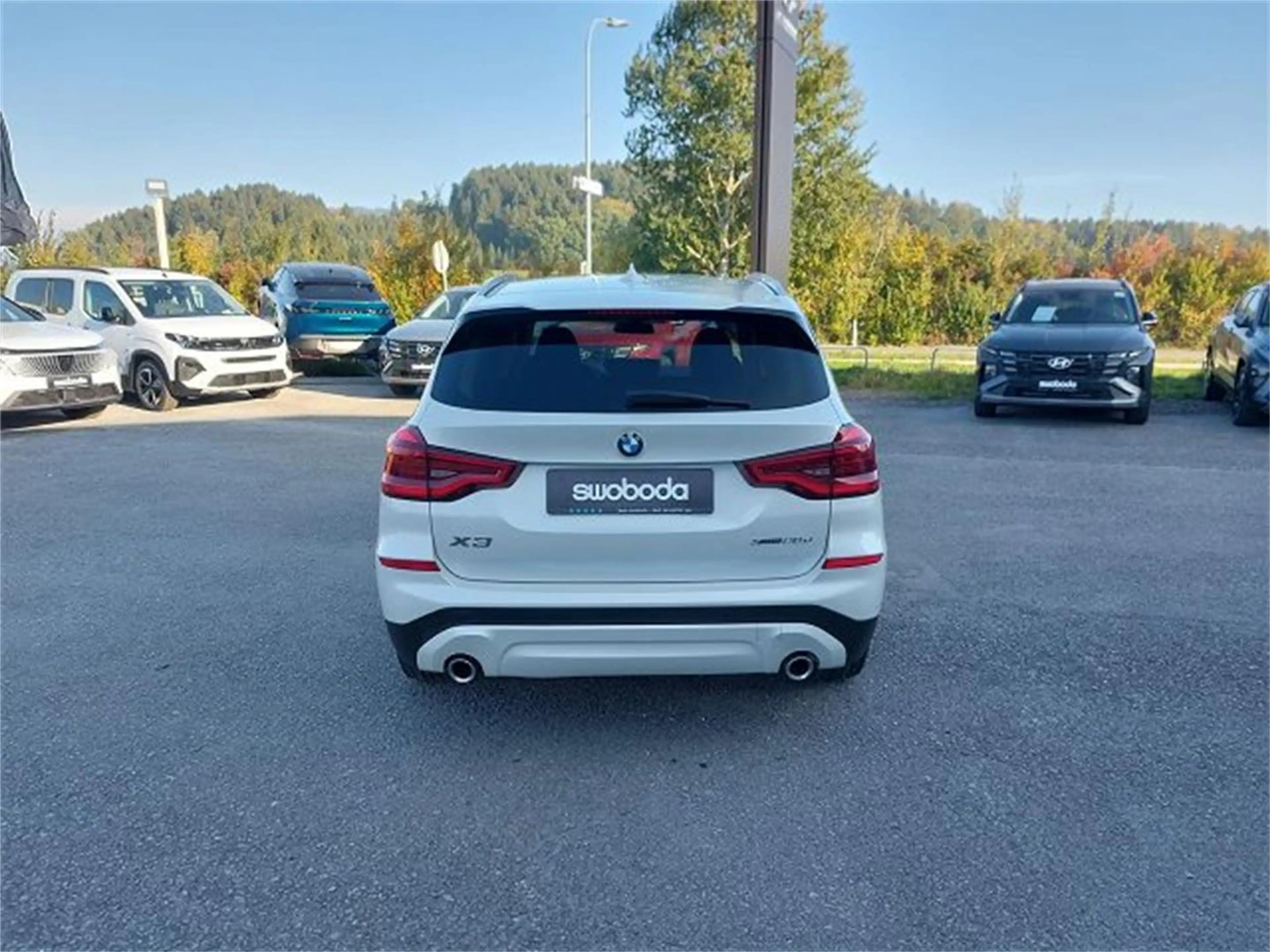 BMW X3 xDrive20d Advantage — photo 4