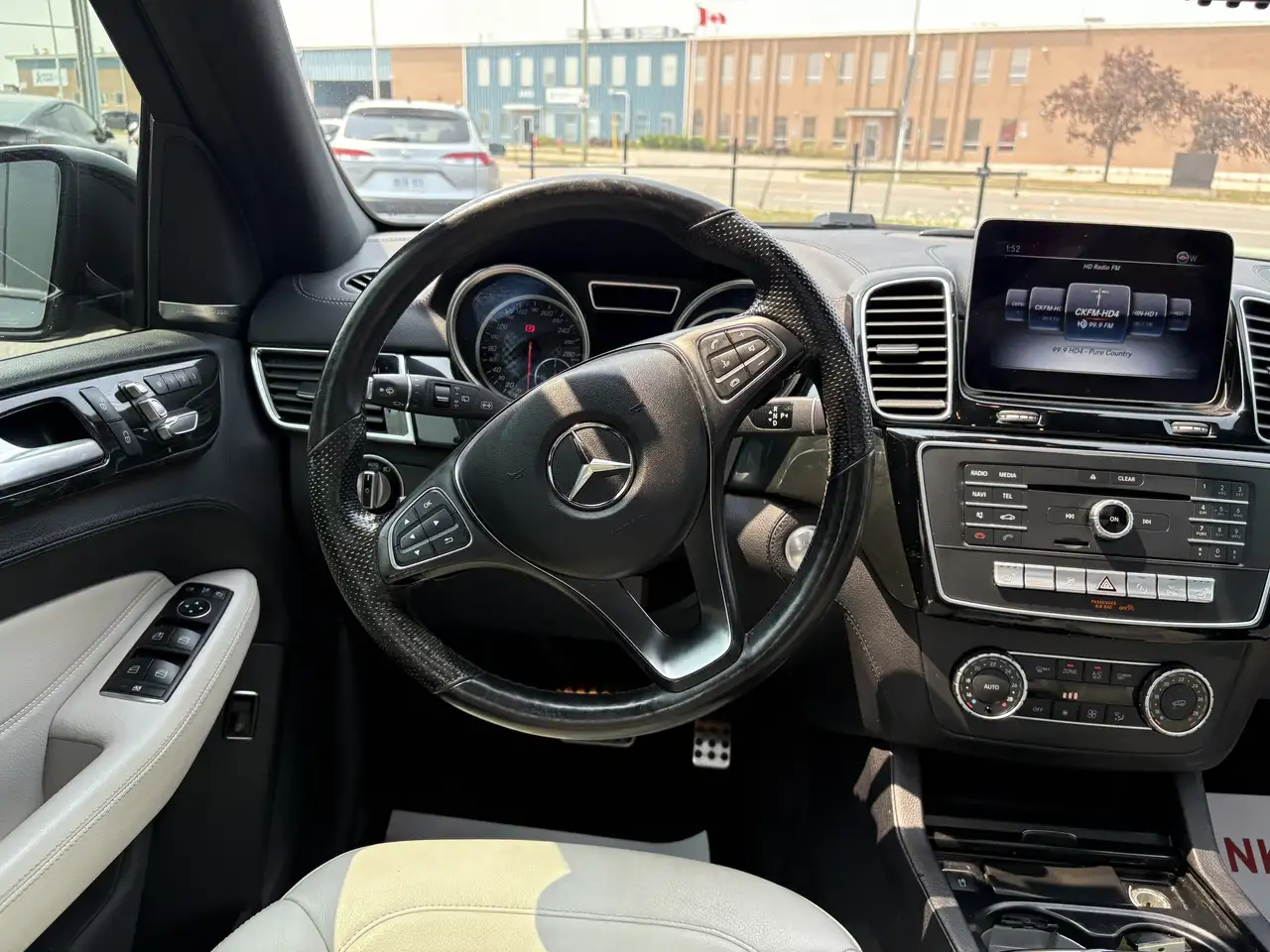 Mercedes-Benz GLE снимка Mercedes-Benz GLE
