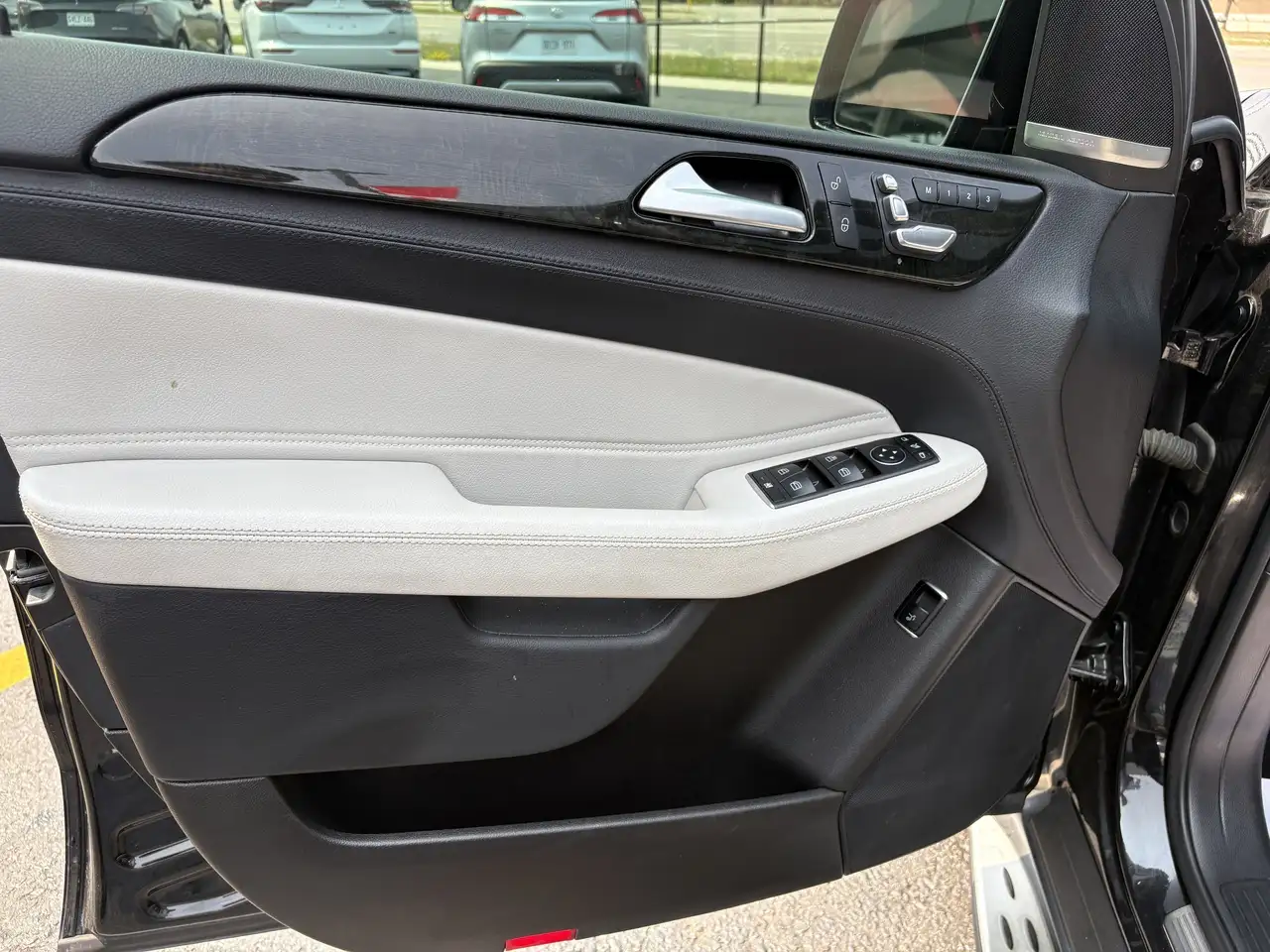 Mercedes-Benz GLE снимка Mercedes-Benz GLE