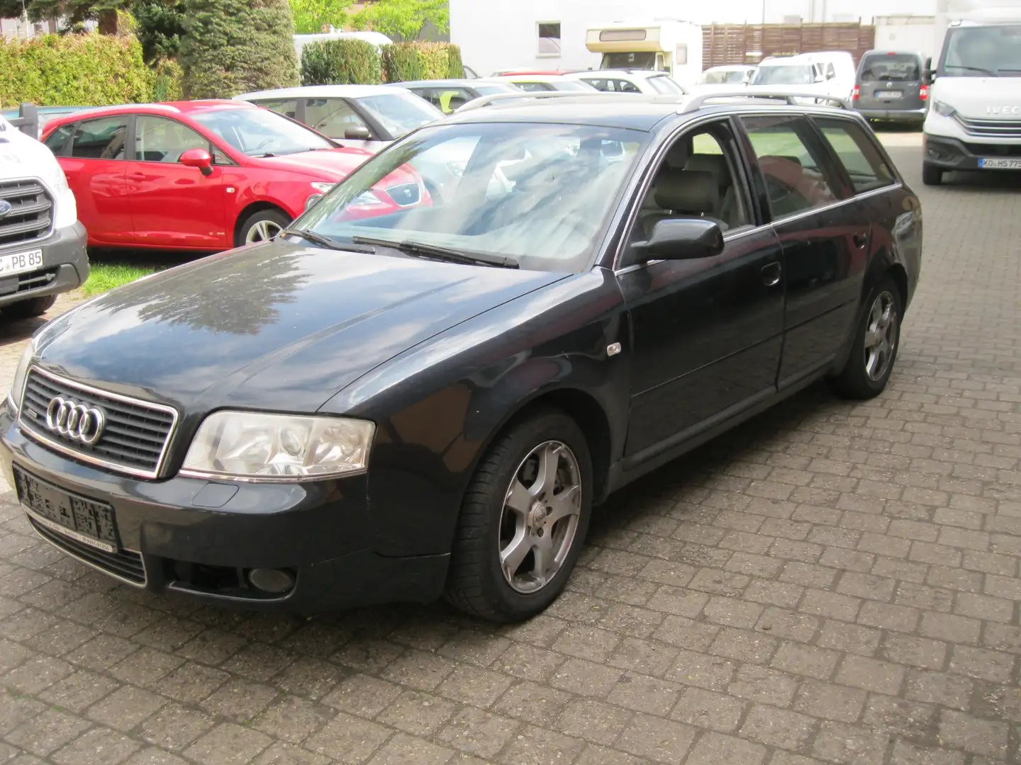 Audi A6 Avant 2.5 TDI quattro Schwarz - 1