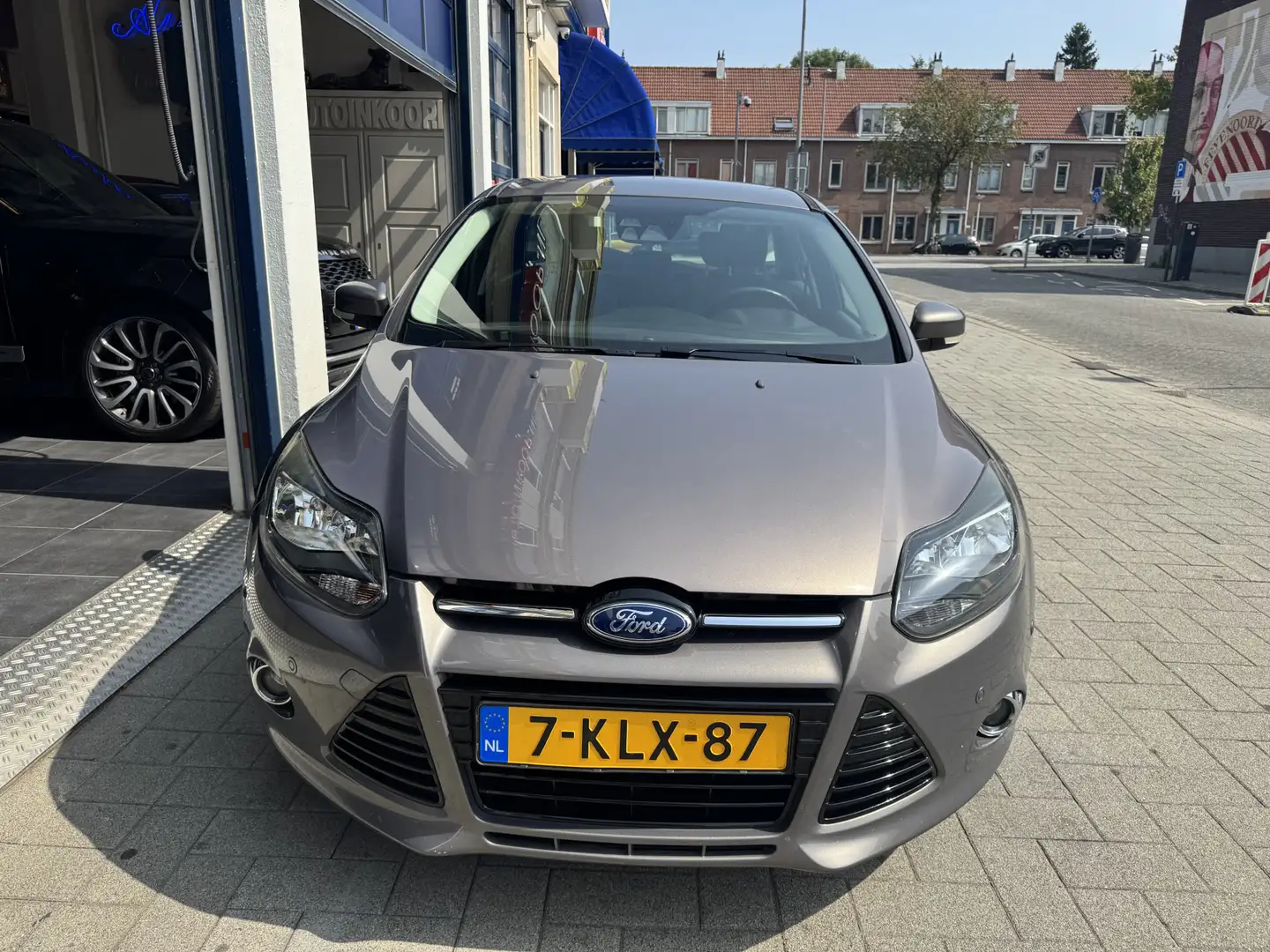 Ford Focus 1.0 EcoBoost Lease Titanium NIEUWE APK. Brun - 2