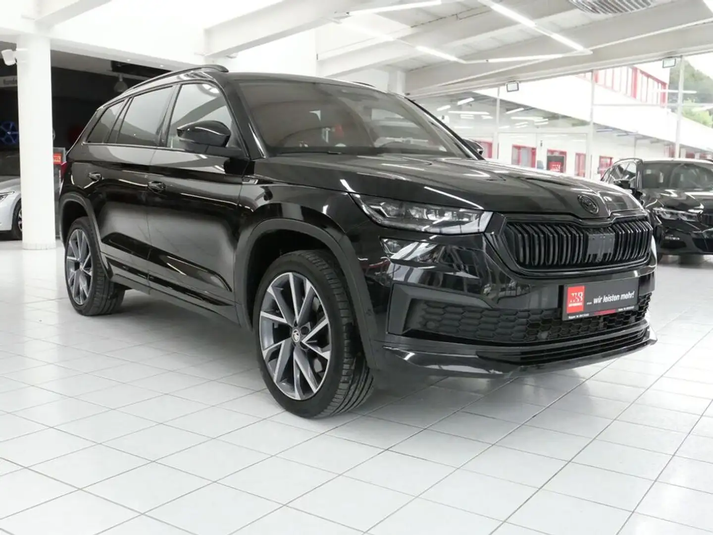 Skoda Kodiaq Sportline 4x4 *7 SITZER*AHK*AREAVIEW*AHK* Schwarz - 1