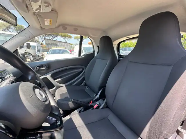 Smart Fortwo view 12