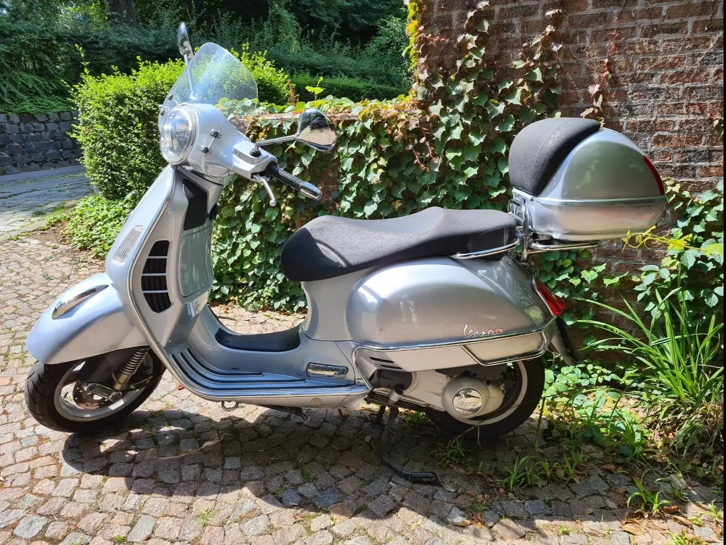 Piaggio GTS 250 Grey - 1