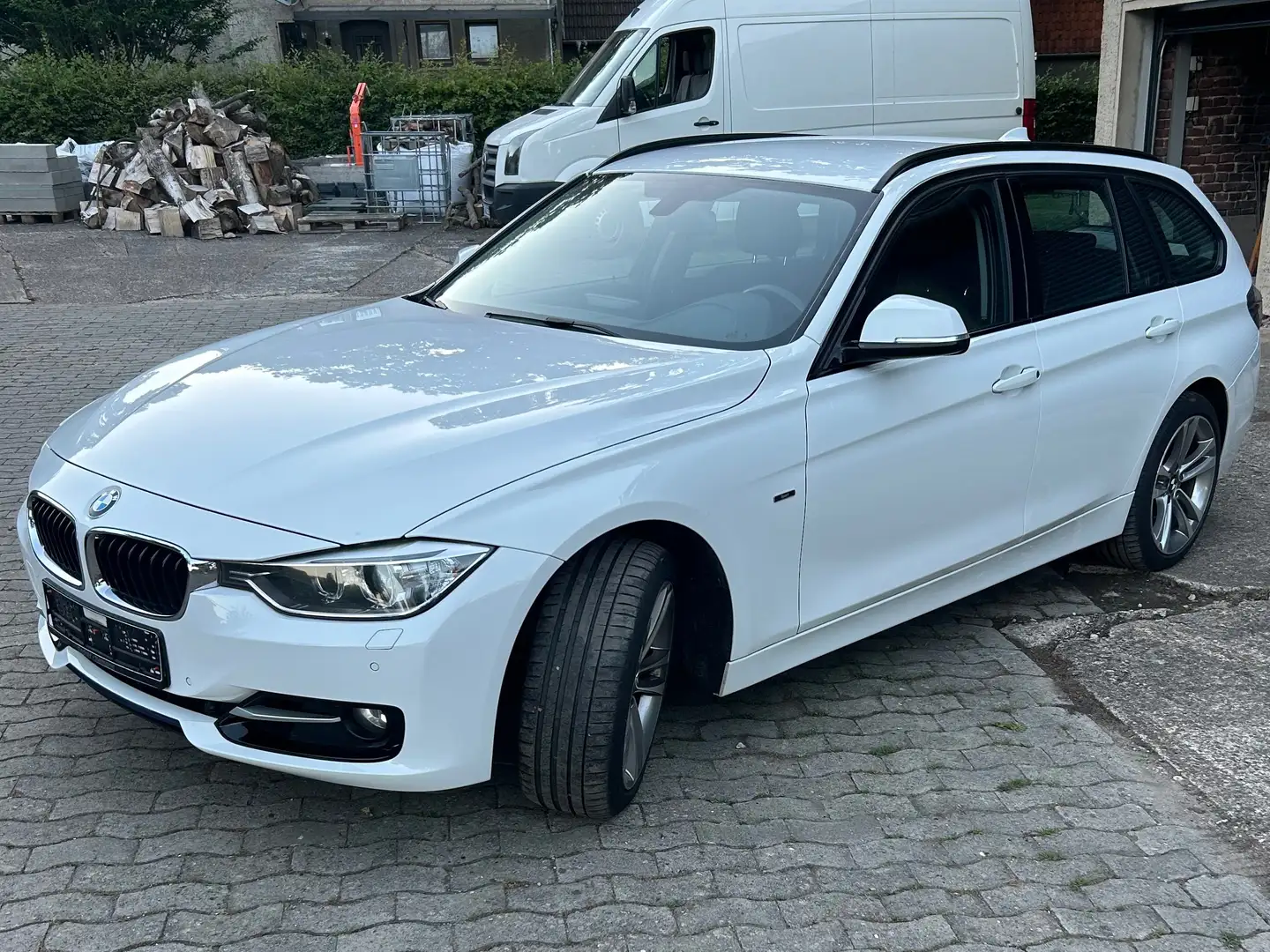 BMW 330 330d Touring xDrive Aut. Sport Line Blanco - 2