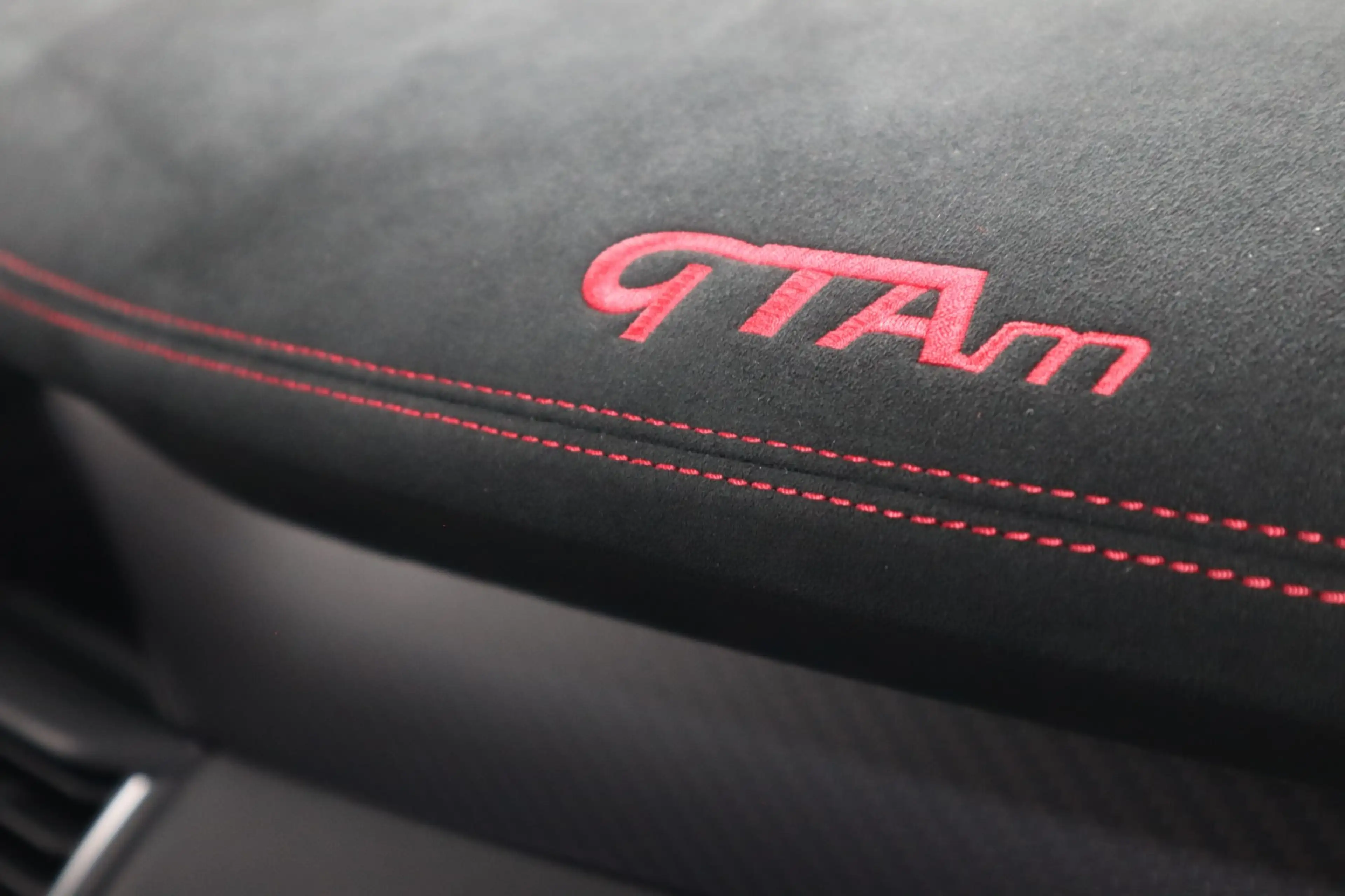 Alfa Romeo Giulia GTAm — photo 12