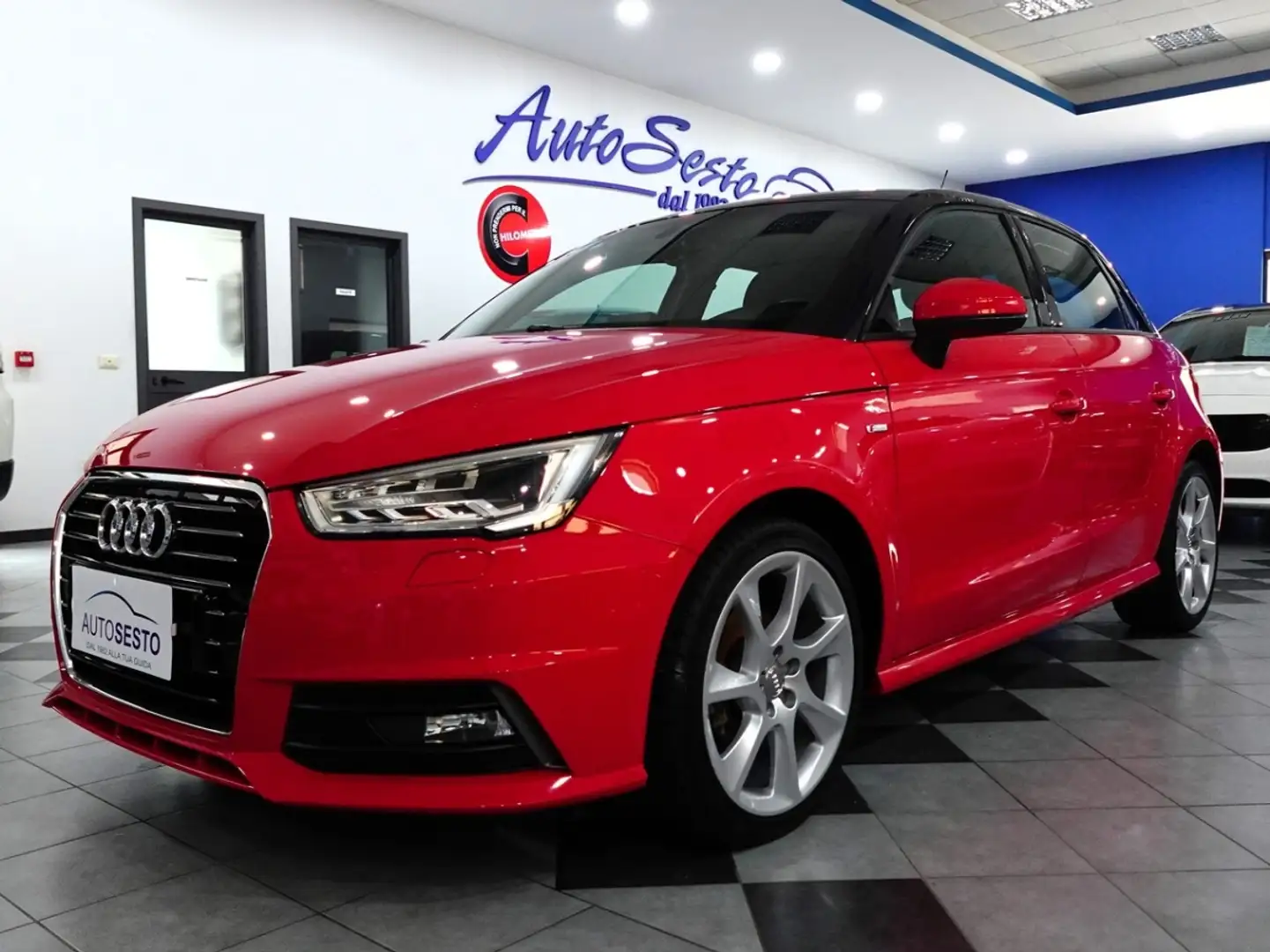 Audi A1 1.0 TFSI ULTRA 95 CV DESIGN Rojo - 2