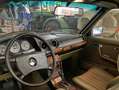 Mercedes-Benz 230 W123 Geel - thumbnail 14