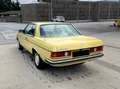 Mercedes-Benz 230 W123 Geel - thumbnail 4