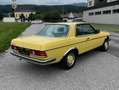 Mercedes-Benz 230 W123 Geel - thumbnail 8