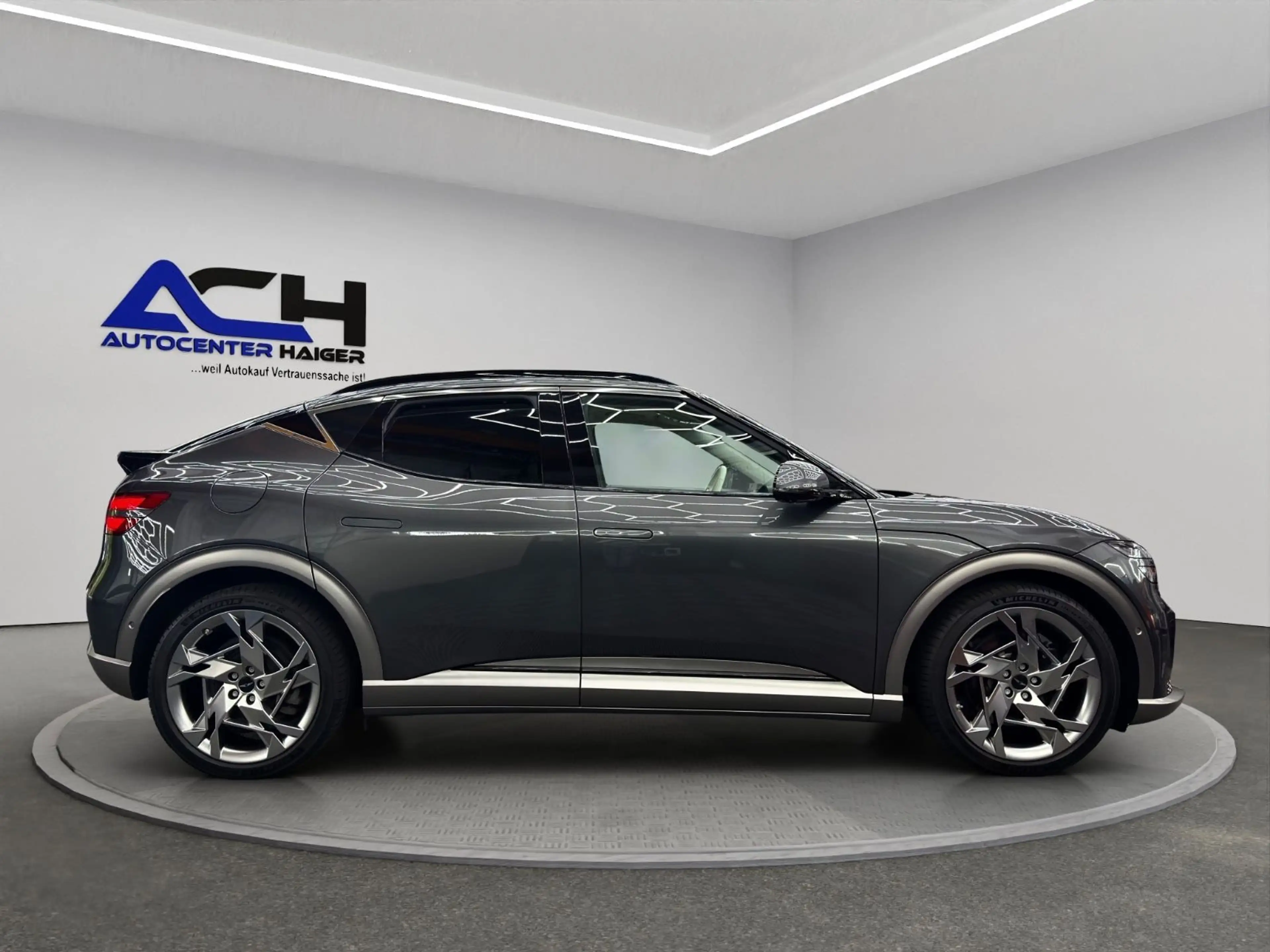 Genesis GV60 Sport Plus Elektro 4WD Glasdach — photo 15