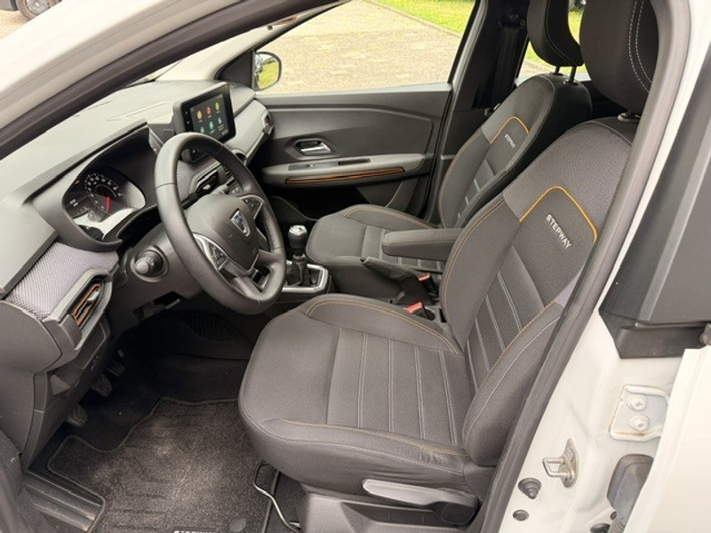 Dacia Sandero Stepway Comfort TCe 90 — photo 3