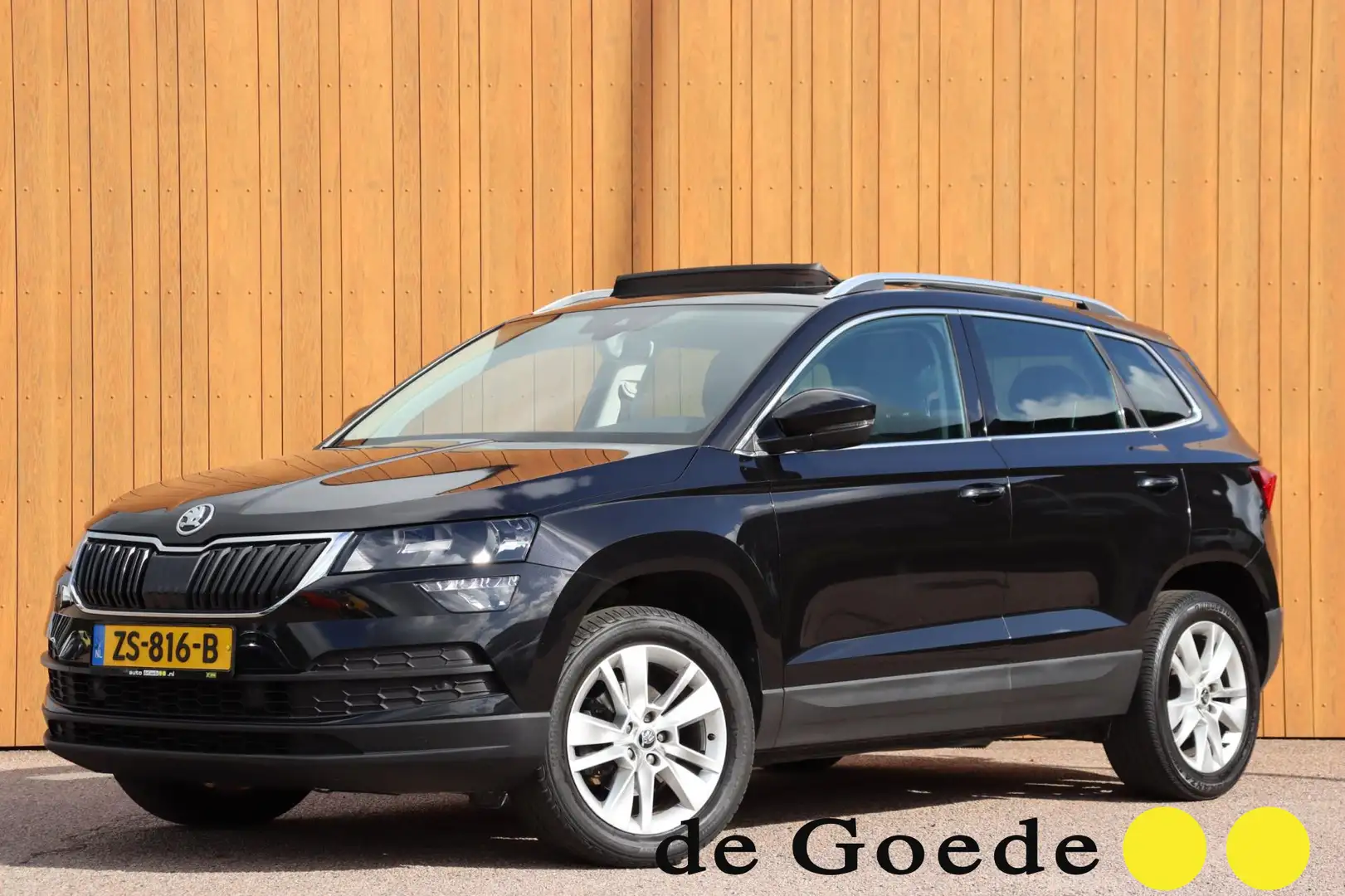Skoda Karoq 1.5 TSI ACT Ambition Business org. NL-auto Zwart - 1