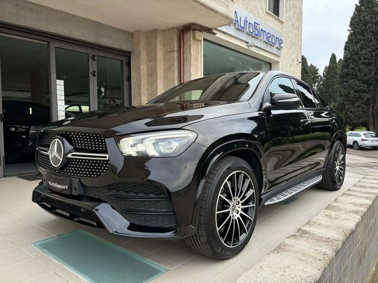 Mercedes-Benz GLE 350 de 4Matic Plug-in Hybrid Coupé Premium Schwarz - 1