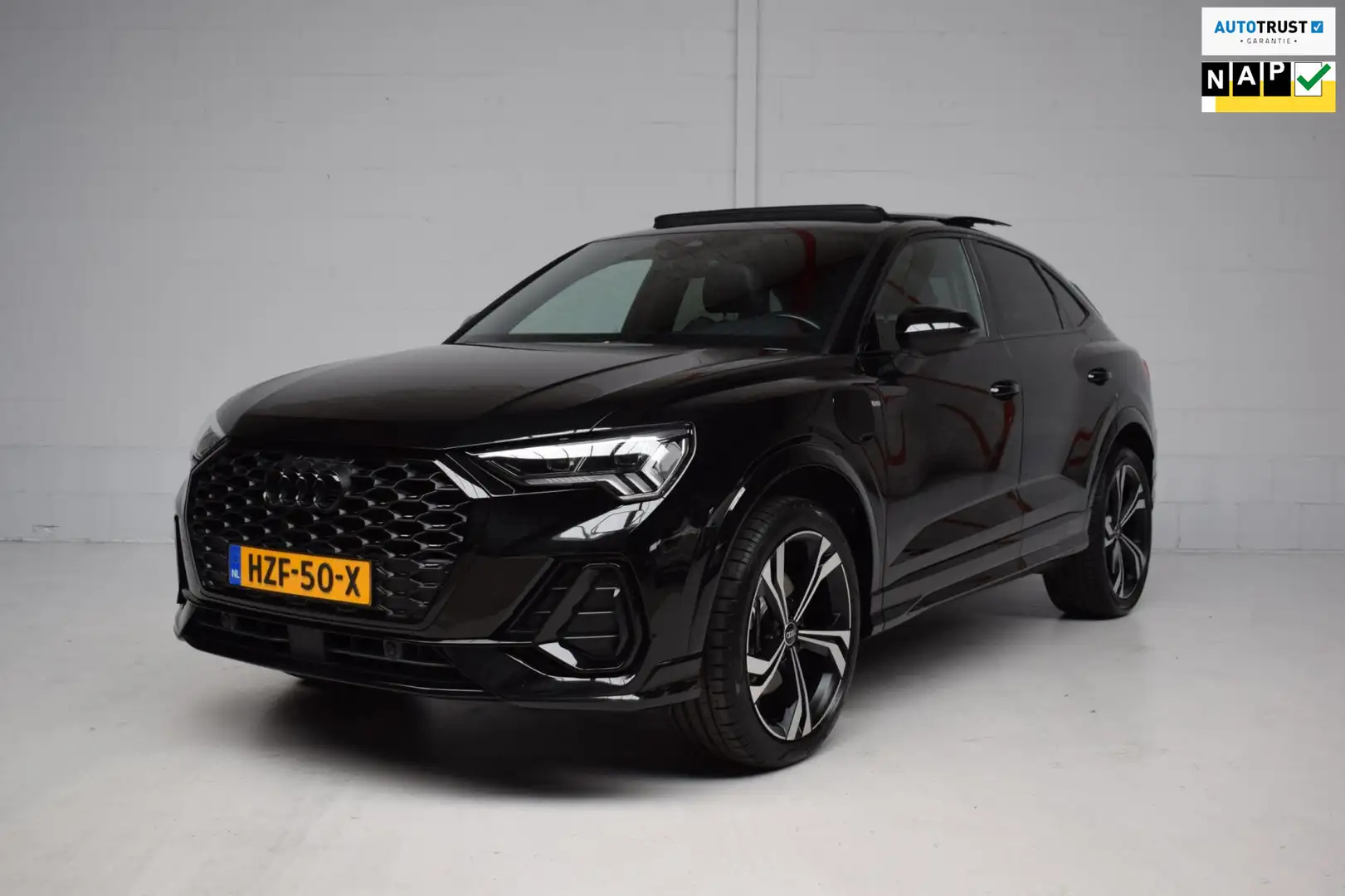 Audi Q3 Sportback 45 TFSI e S-LINE / PANORAMADAK / CAMERA Negro - 1