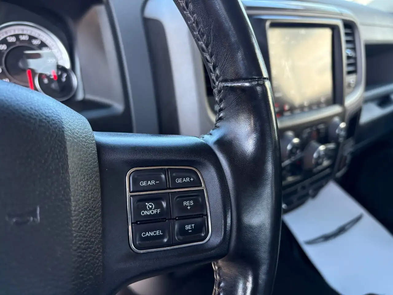 RAM 1500 снимка RAM 1500