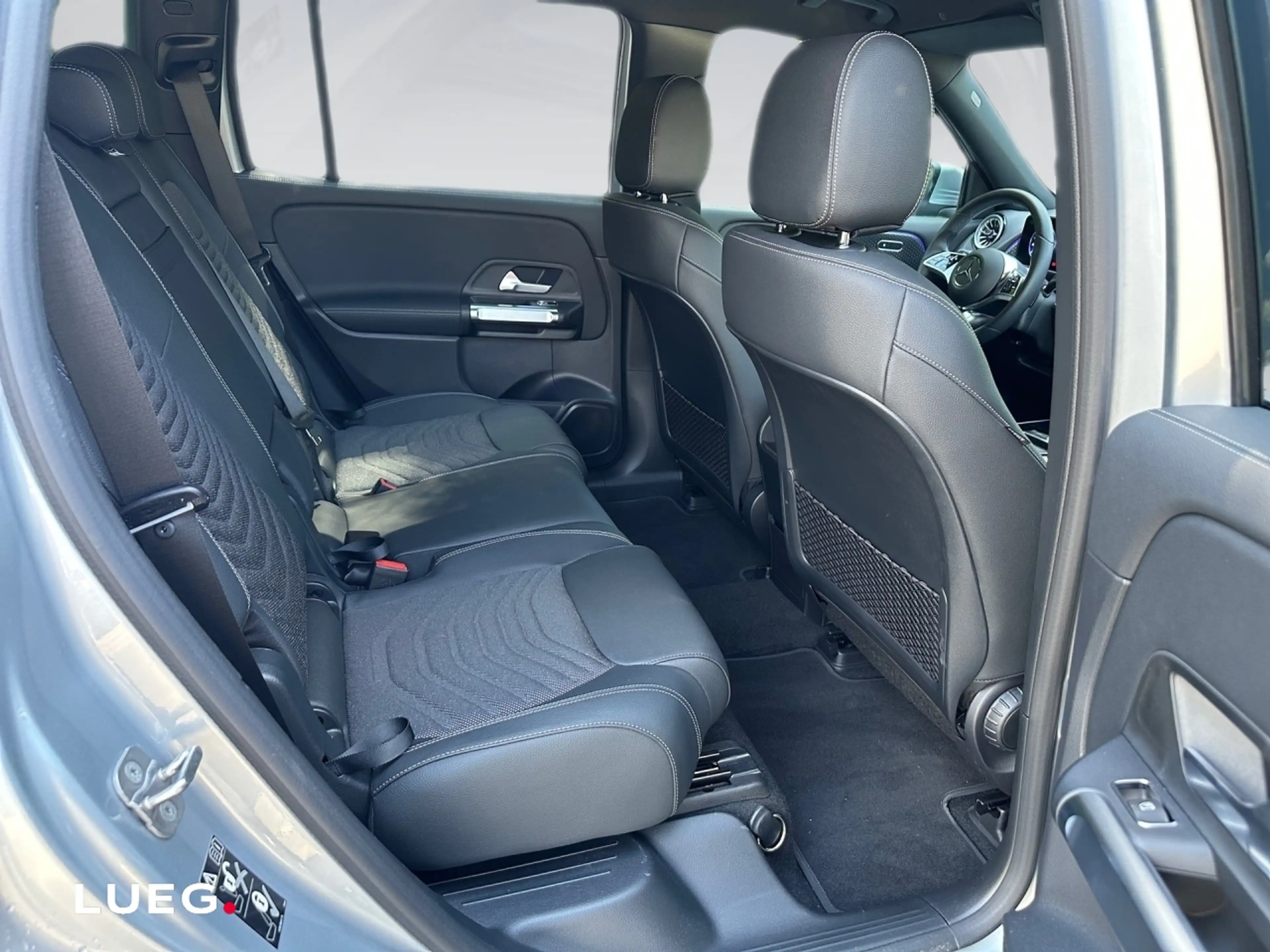 Mercedes-Benz EQB 250 + PROGRESSIVE+AHK+RÜCKFKAM+VERKZERKENNUNG — photo 13